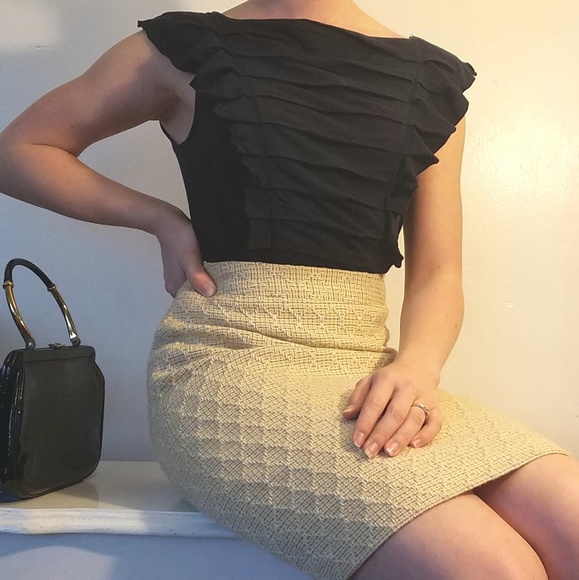 Banana Republic Dresses & Skirts - Banana Republic Wool Pencil Skirt